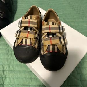 Burberry Kid Shoe “Unisex”